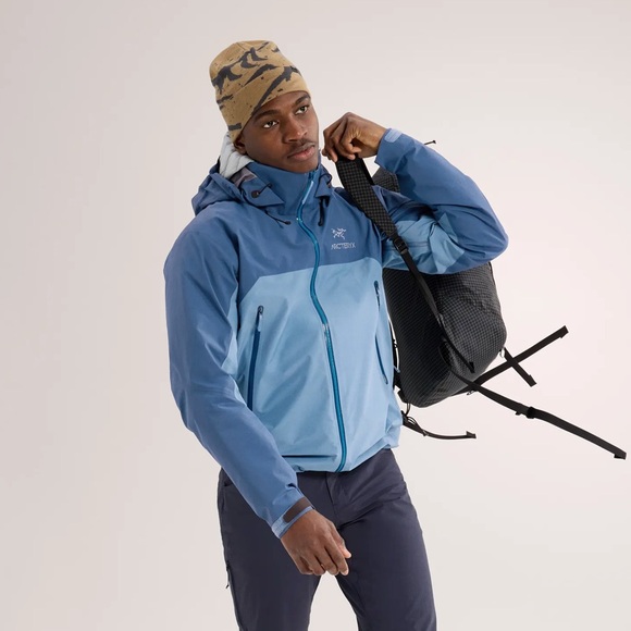 Arc'teryx Men's Beta AR Jacket in Stone Wash/Dark Stone Wash - Picture 4 of 10